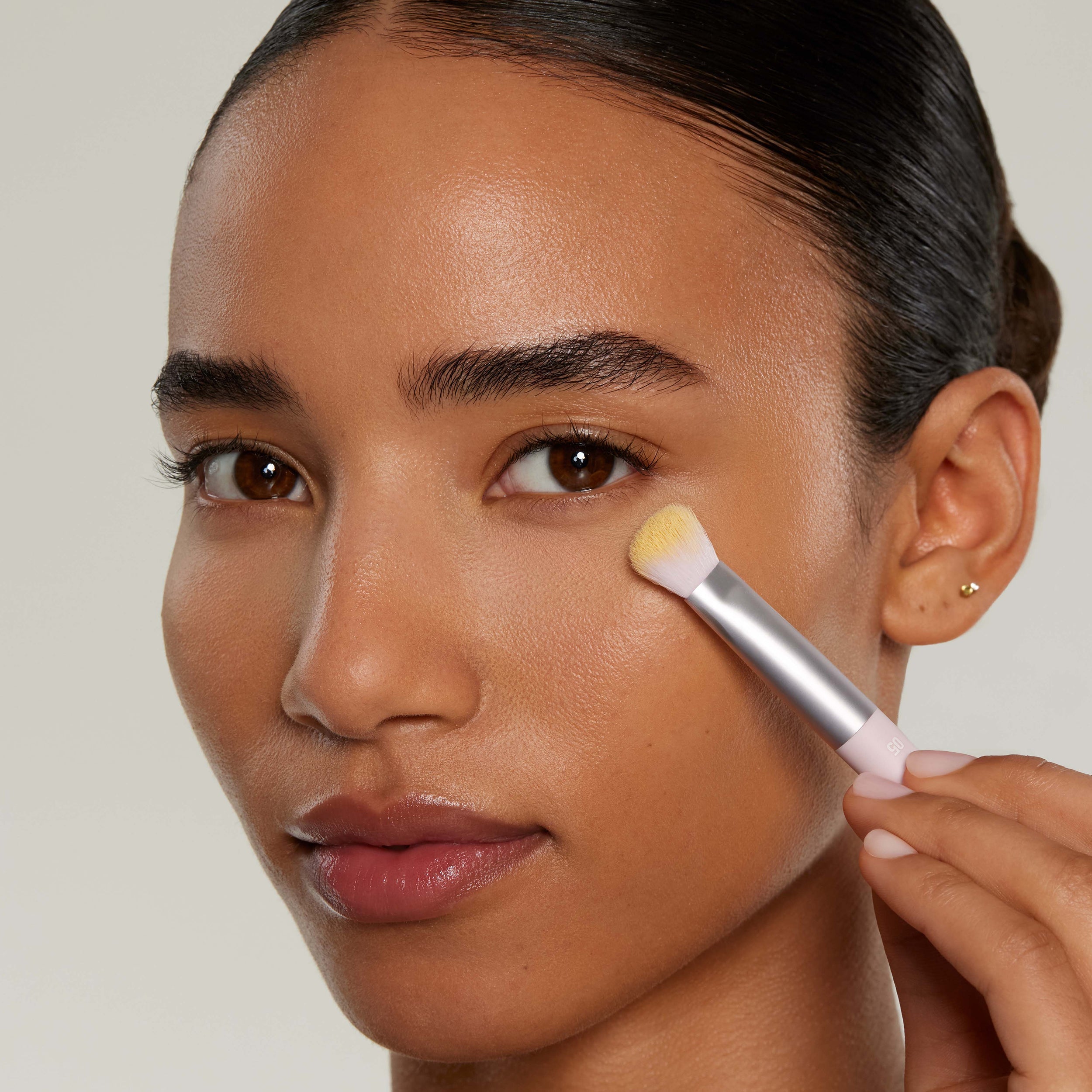Precise Sculpting Complexion Brush 05