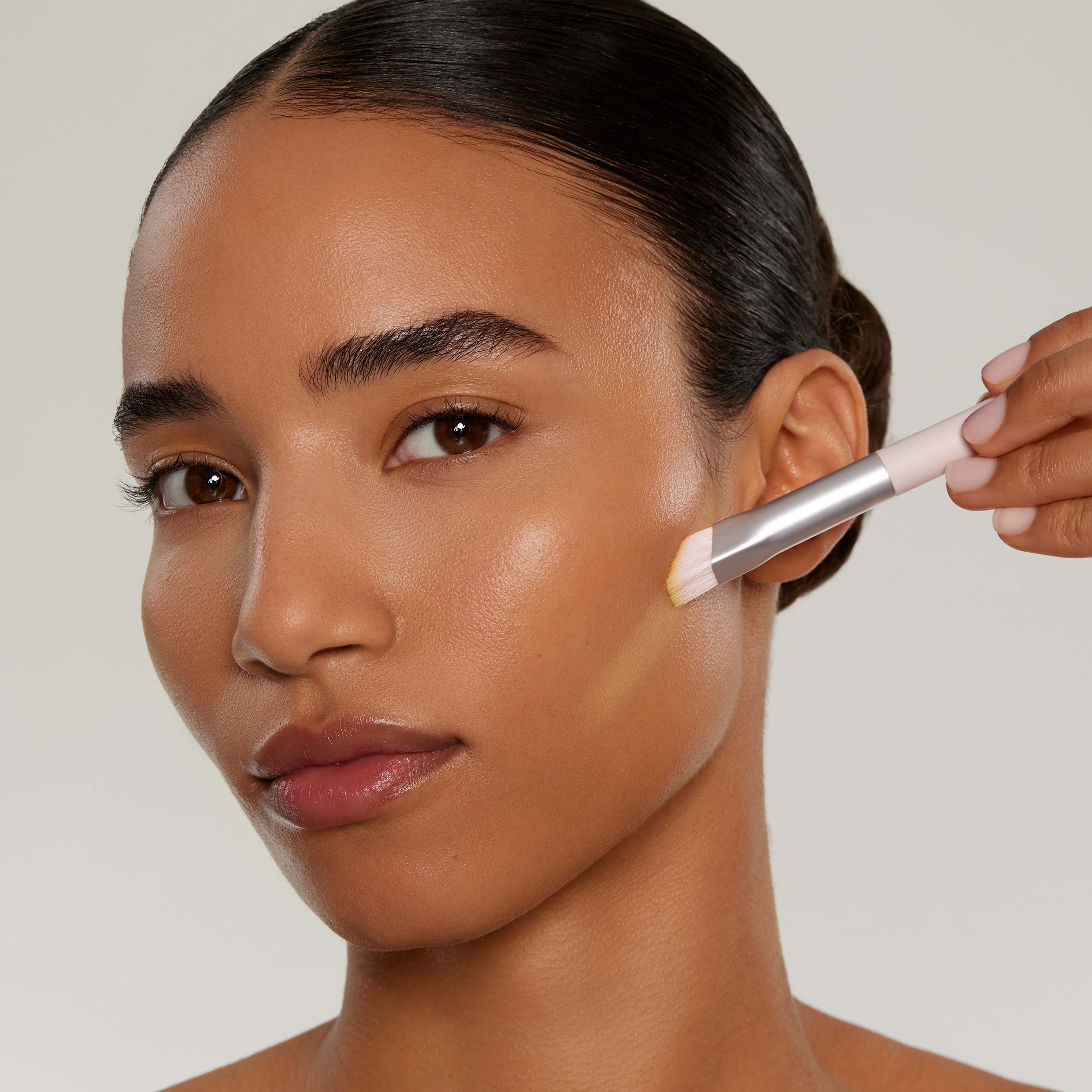 Precise Sculpting Complexion Brush 05